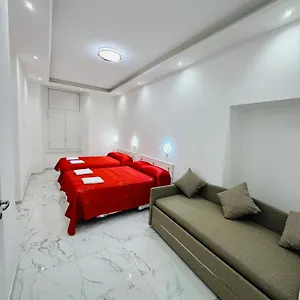 https://casa-roma-00185.it-romehotels.com